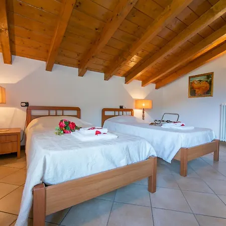 Villa Sleeps 9 Pool *