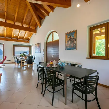 Sleeps 9 Pool