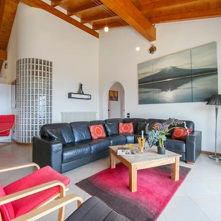 Sleeps 9 Pool Villa Rezzonico
