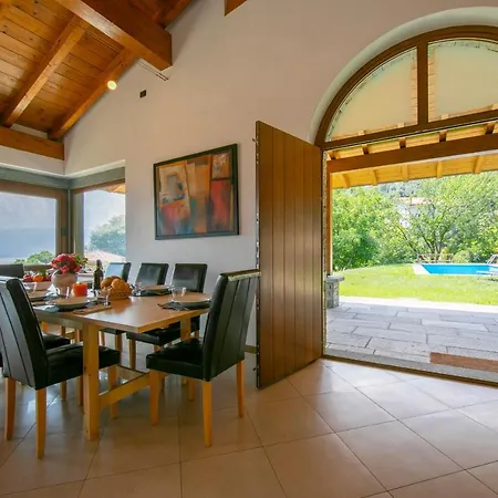 Sleeps 9 Pool Rezzonico